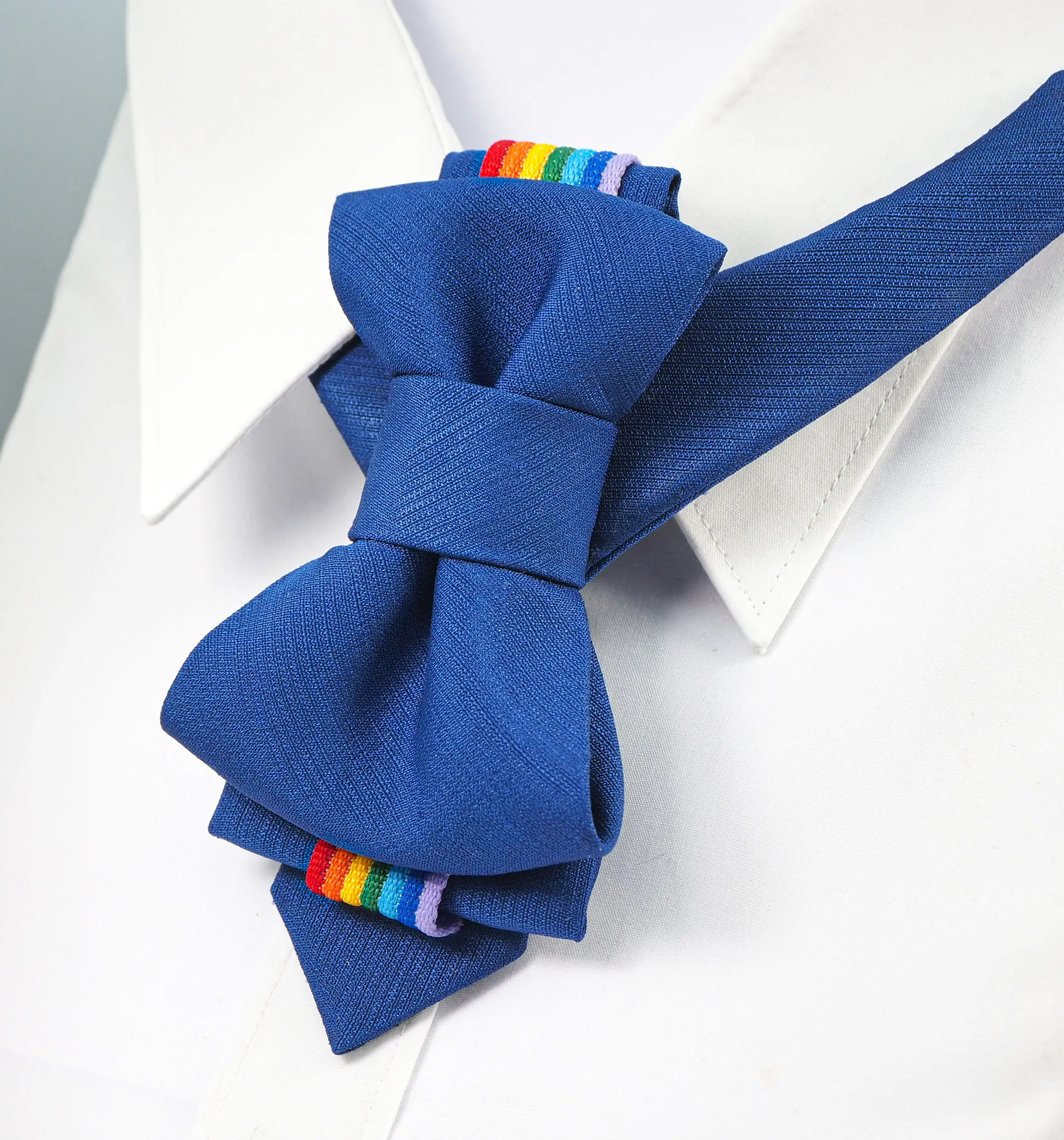 SUMMER RAIN BOW TIE